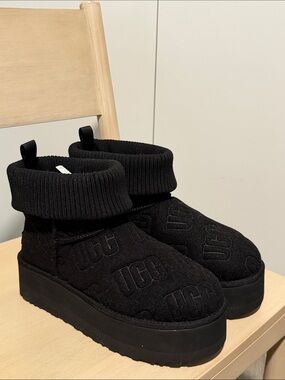 UGG Classic Mini Platform Felted Boots Black Women’s Size 10